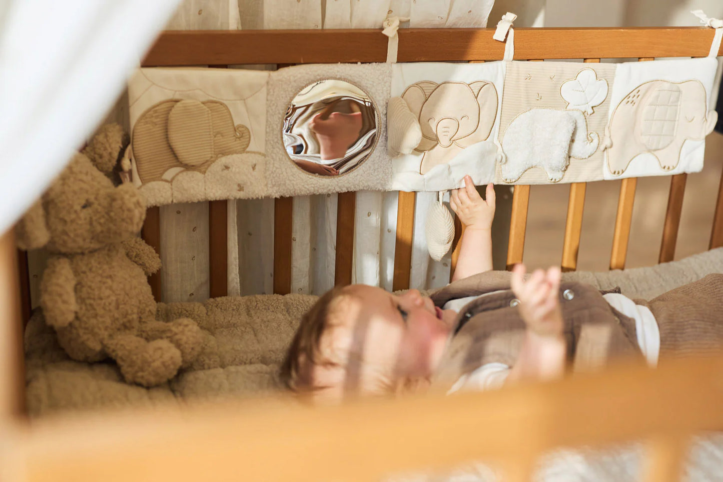 Libër Lojërash për Foshnje “Përrallat e Elefantit”