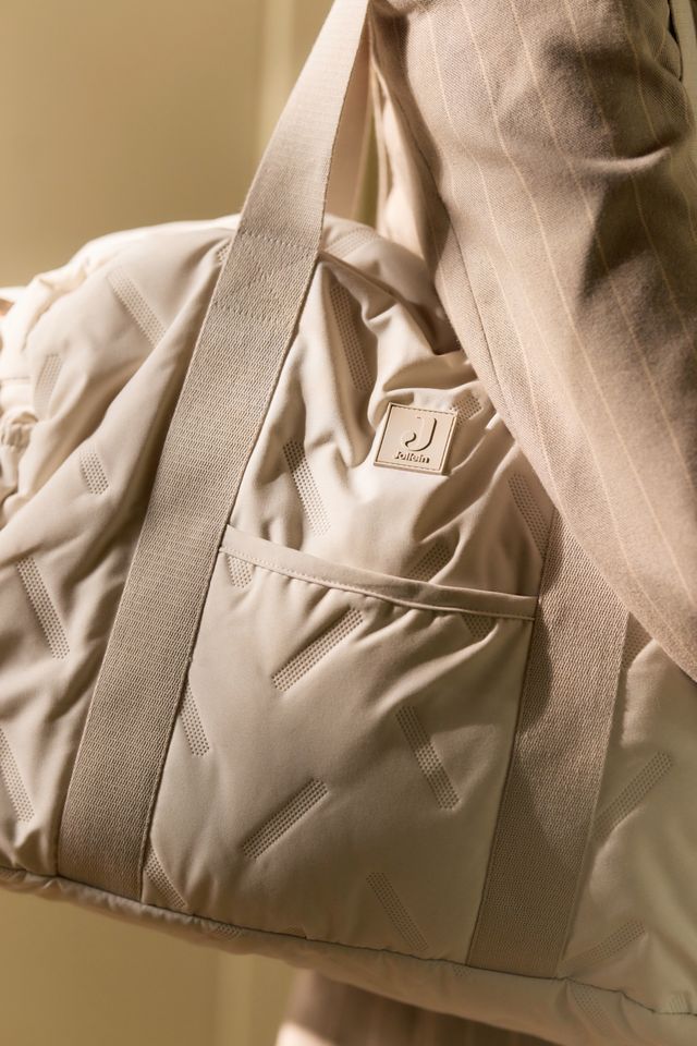 Çantë elegante për pelena – praktike, e butë dhe në ngjyrën e ngrohtë