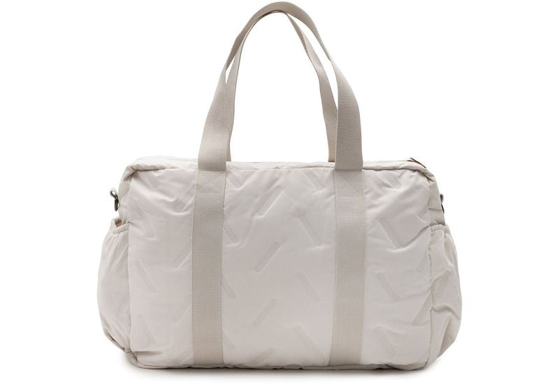 Çantë elegante për pelena – praktike, e butë dhe në ngjyrën e ngrohtë