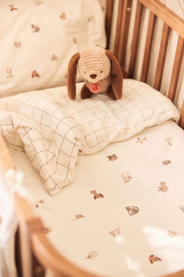 Çarçaf me llastik koleksioni “Miqtë e Kafshëve”