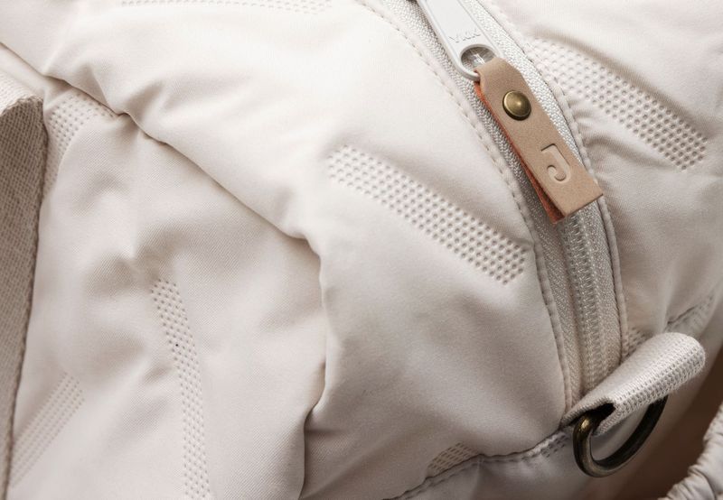 Çantë elegante për pelena – praktike, e butë dhe në ngjyrën e ngrohtë